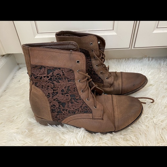 Used combat boots - Picture 1 of 3
